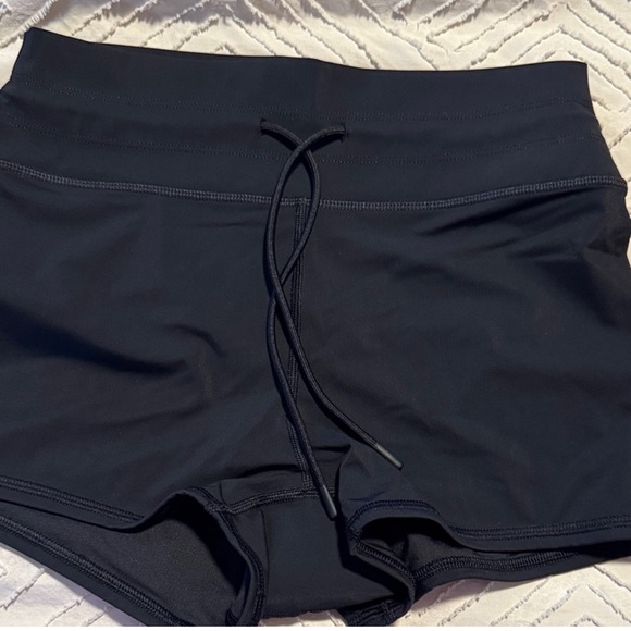 VUORI Dune Shorty Swim Shorts NWOT - Picture 6 of 9